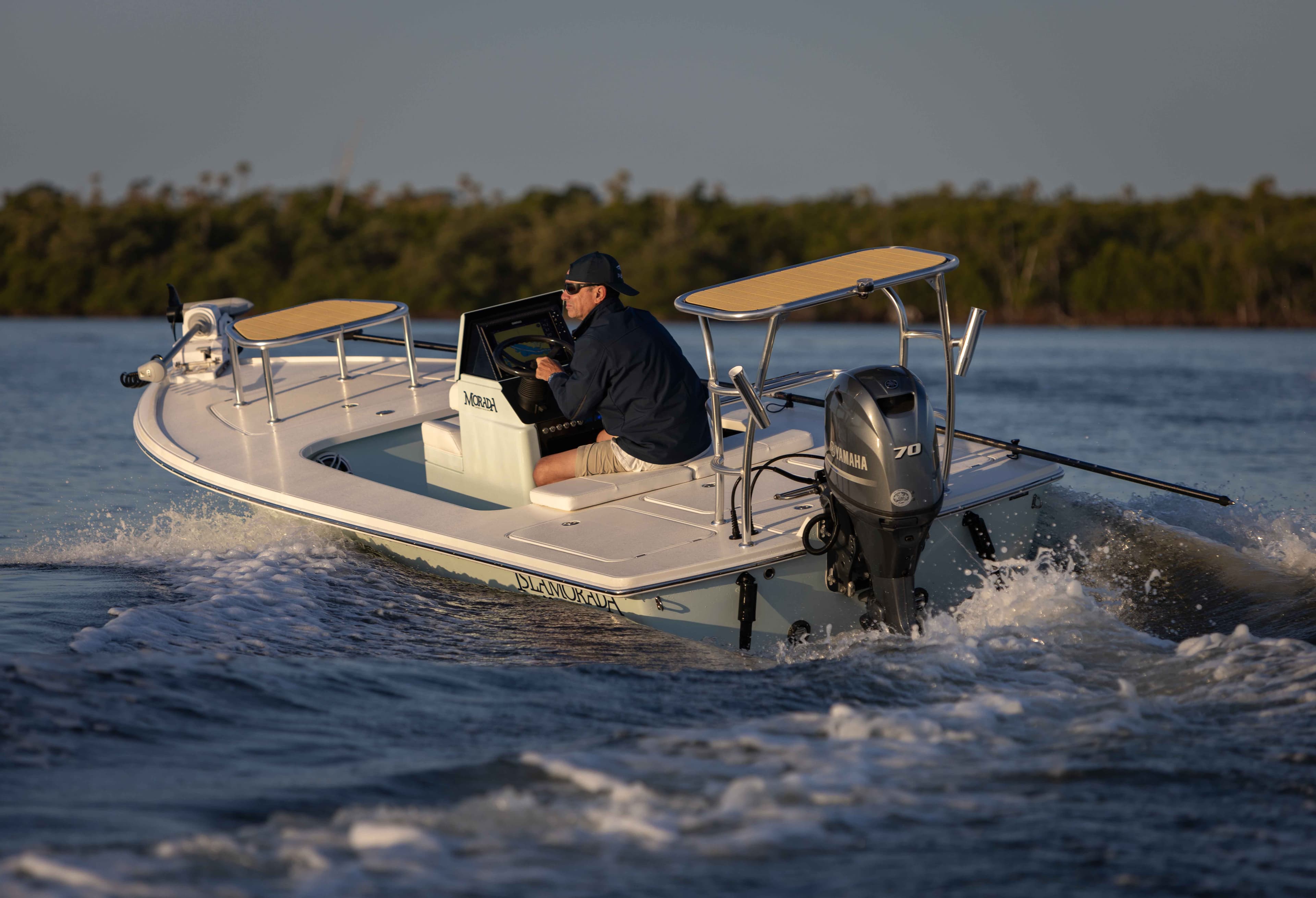 Islamorada Boatworks Morada 18 profile