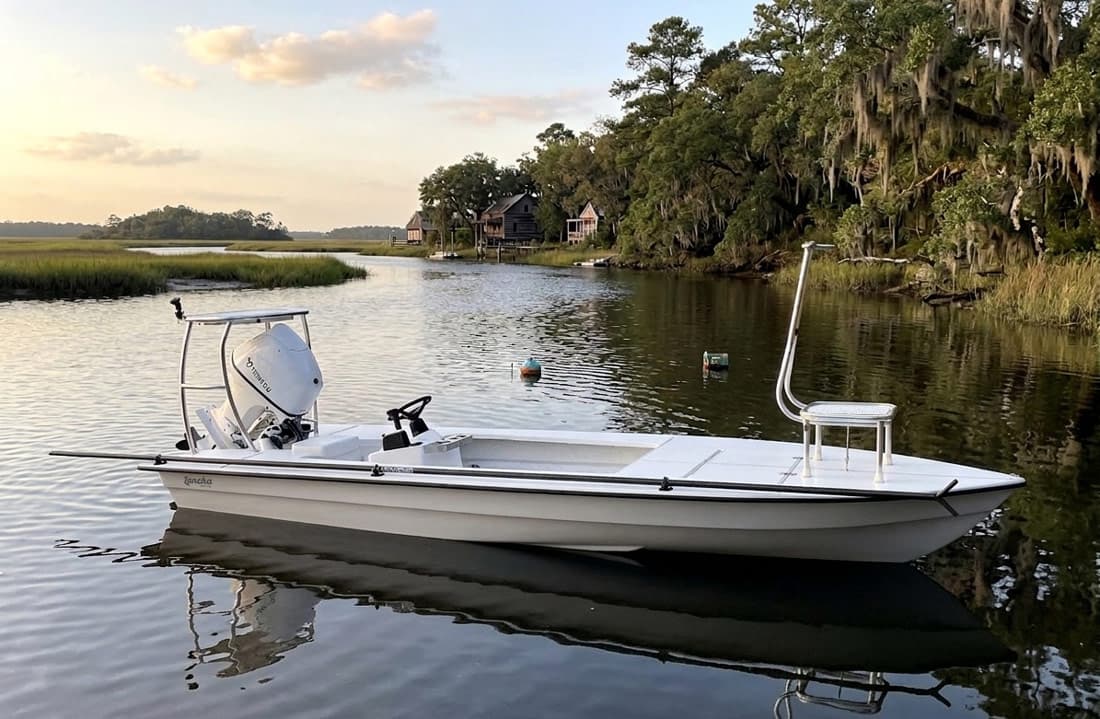 Lancha Skiffs 18 — hero